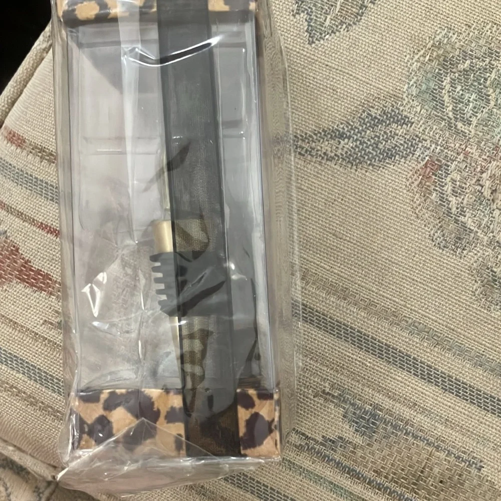 Lion wine stopper